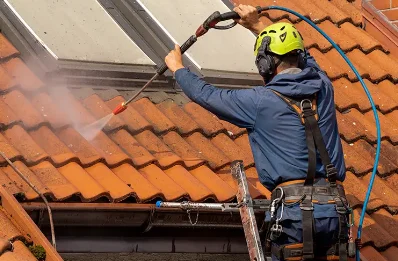 Démoussage et hydrofuge de toiture à Malans
